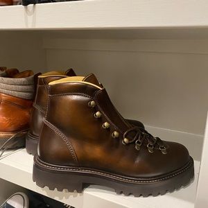 Mens hiking boots